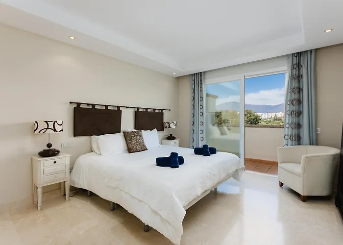 Luxury Beachfront Penthouse Marbella - Heated Pool & Seaviews * 埃斯特波纳