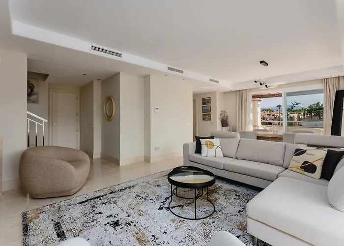 Luxury Beachfront Penthouse Marbella - Heated Pool & Seaviews 公寓 *