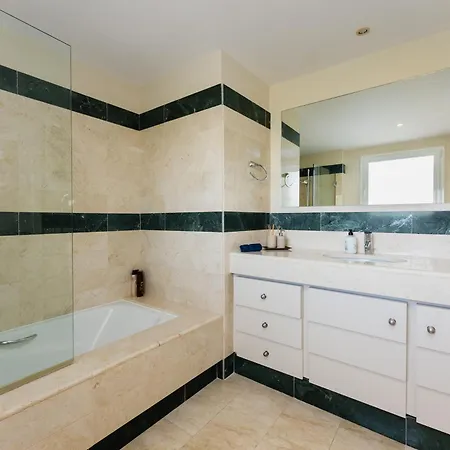 Апартаменты Luxury Beachfront Penthouse Marbella - Heated Pool & Seaviews