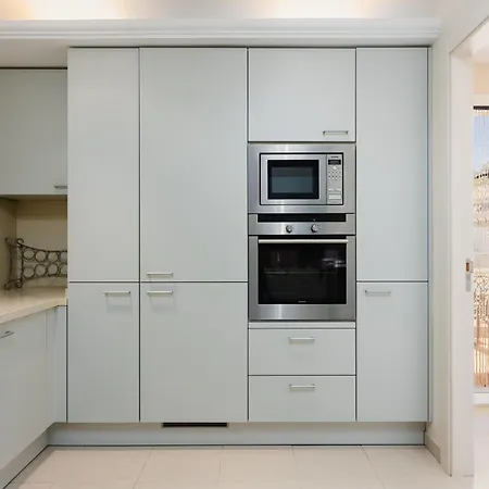 Luxury Beachfront Penthouse Marbella - Heated Pool & Seaviews *