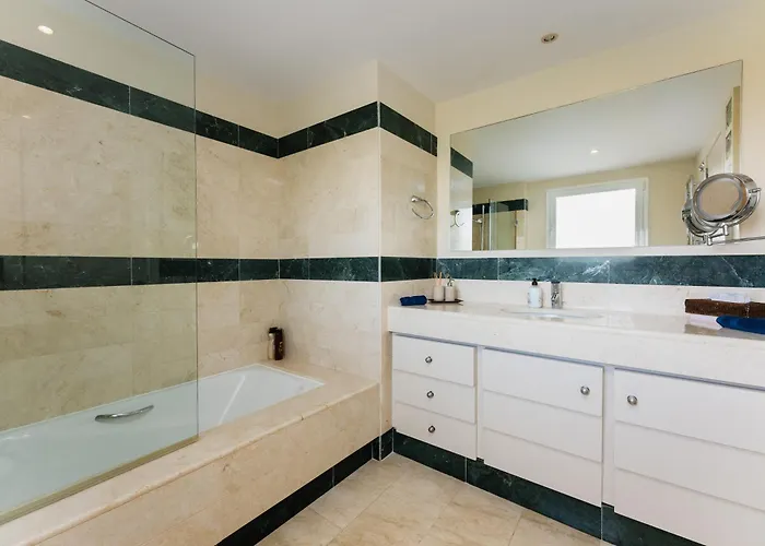 Appartement Luxury Beachfront Penthouse Marbella - Heated Pool & Seaviews