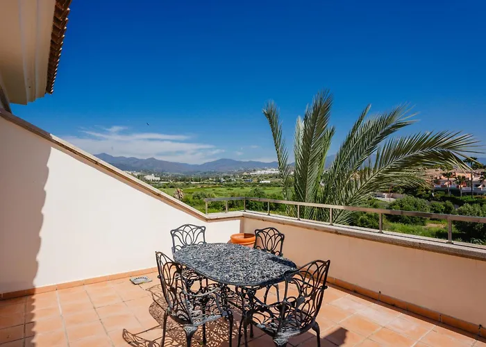 Luxury Beachfront Penthouse Marbella - Heated Pool & Seaviews Appartement