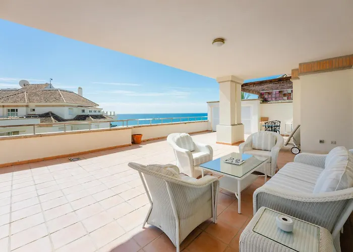 Apartamento Luxury Beachfront Penthouse Marbella - Heated Pool & Seaviews