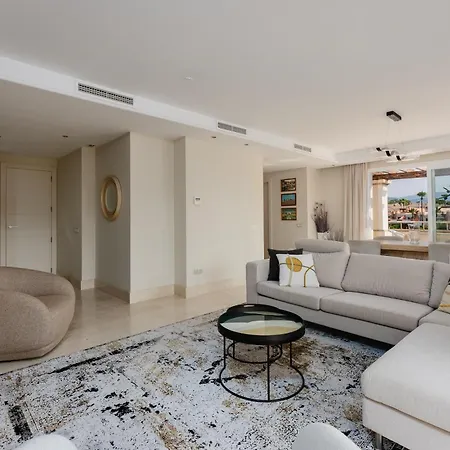 Luxury Beachfront Penthouse Marbella - Heated Pool & Seaviews Apartament *