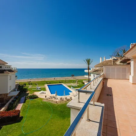 Luxury Beachfront Penthouse Marbella - Heated Pool & Seaviews 아파트